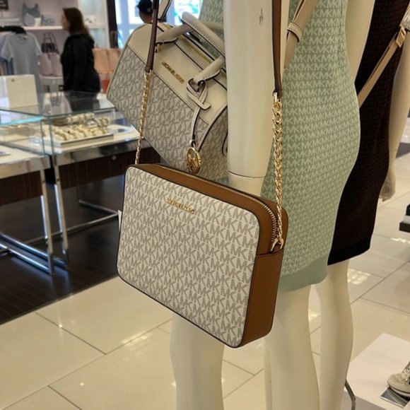 Michael Kors Jet Set Item Large East West Zip Crossbody Vanilla - Picture 15 of 16